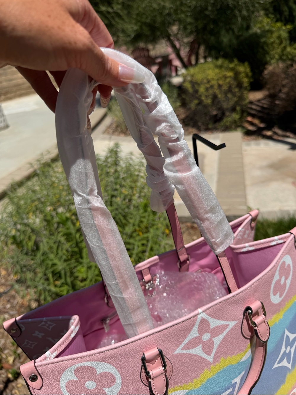 NEW LV Large GM Escale Onthego Pastel Pink Purple Yellow Tie-Dye Tote Bag - Picture 13 of 14